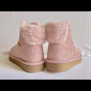 UGG Women’s Classic Bling Mini Pink Boot w/Swarovski Crystals. NWT